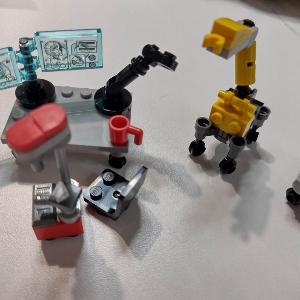 Lego Science Lab set up - Picture 5 of 5